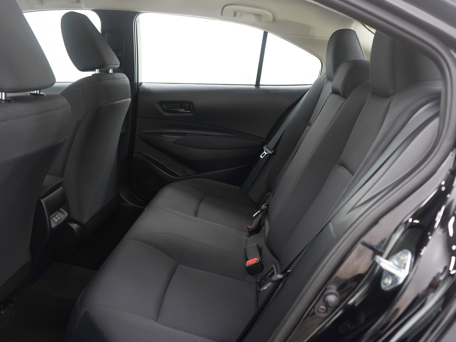 Used 2025 Toyota Corolla LE FWD image 15