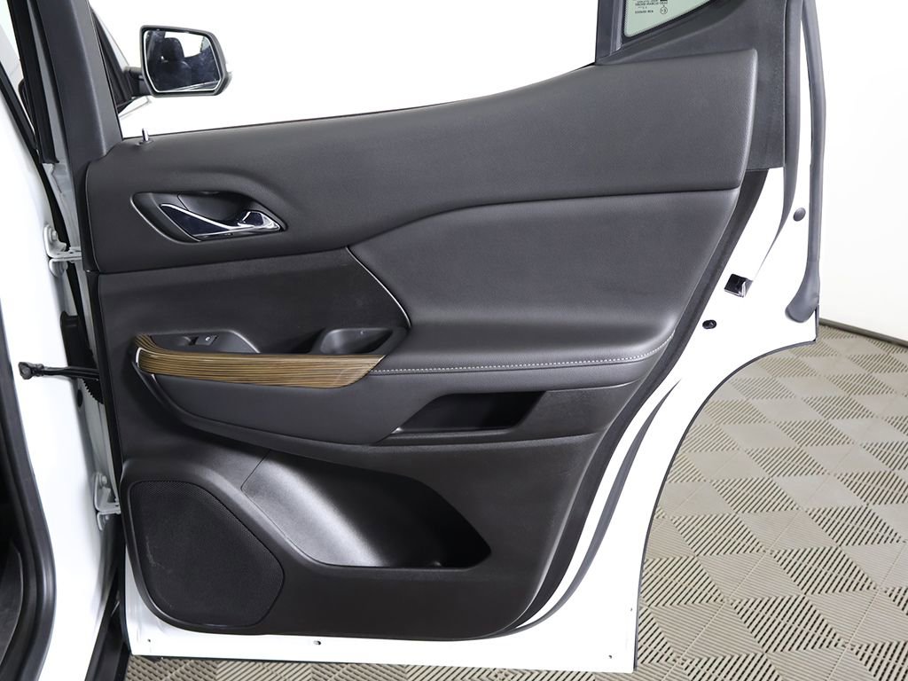 Used 2023 GMC Acadia SLE w/ Driver Convenience Package image 27