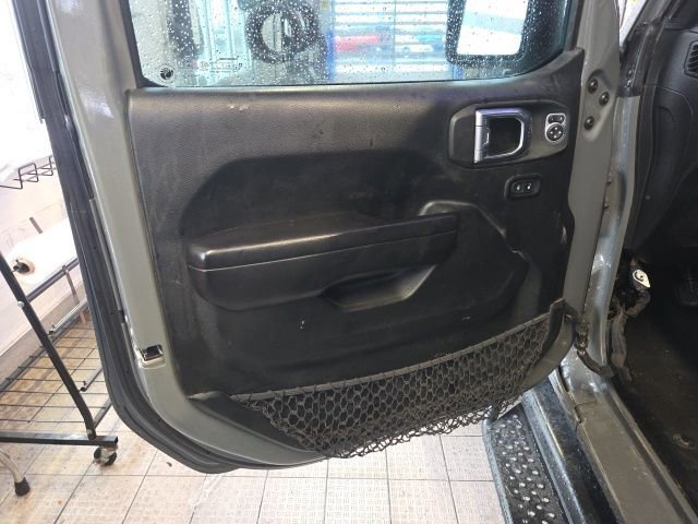 Used 2021 Jeep Gladiator Sport AWD/4WD image 10