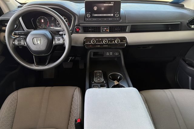 Used 2023 Honda Pilot LX image 17