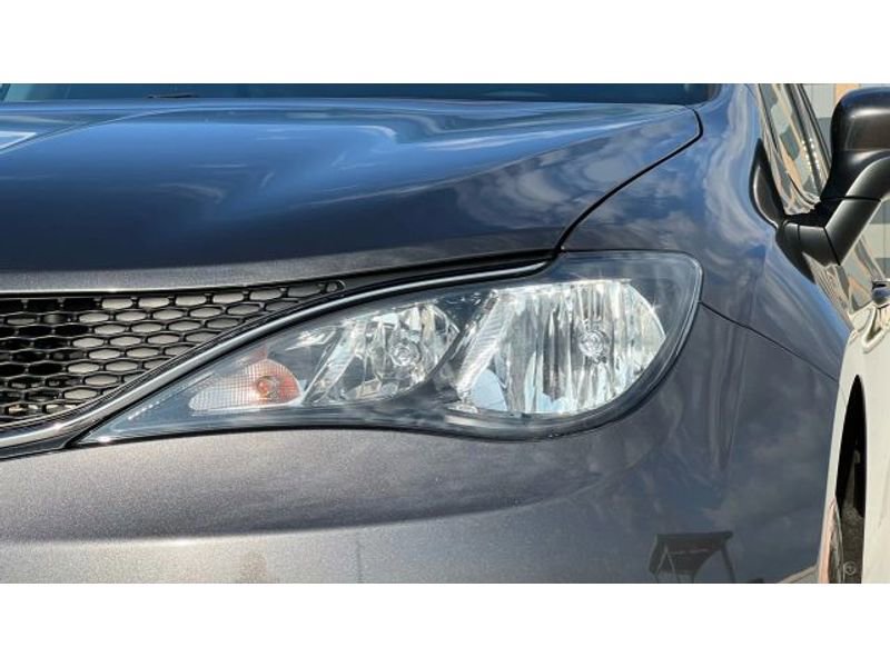 Used 2020 Chrysler Voyager Lxi image 52