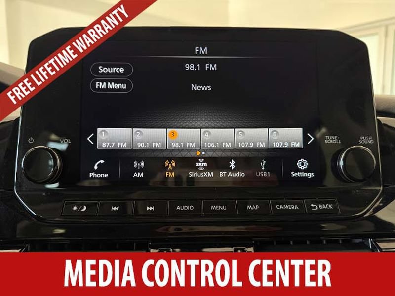 Used 2024 Nissan Pathfinder SL AWD/4WD image 12