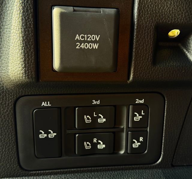 New 2026 Lexus LX 700h Luxury image 39