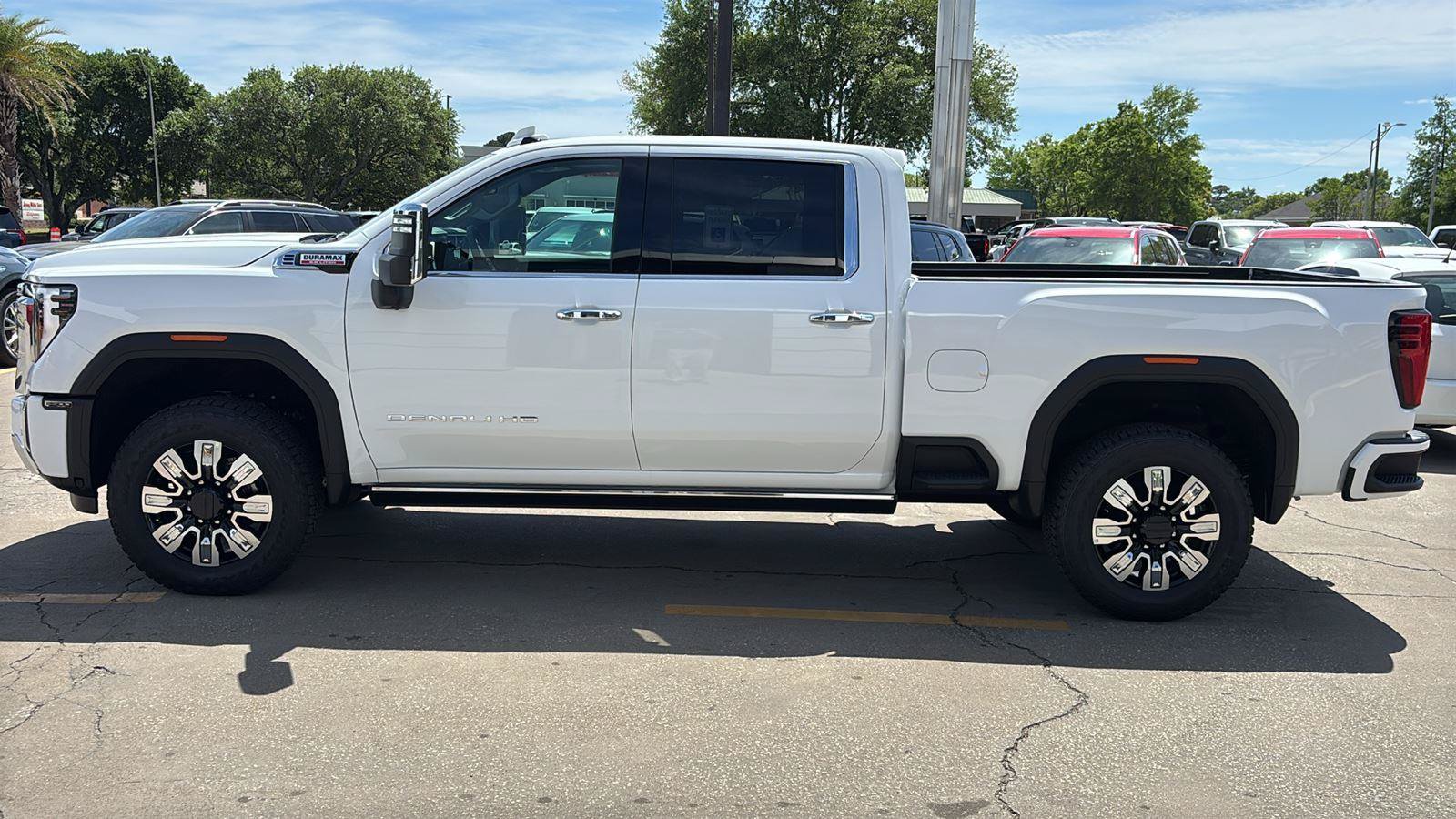 New 2026 GMC Sierra 2500 Denali w/ Denali Reserve Package AWD/4WD image 4