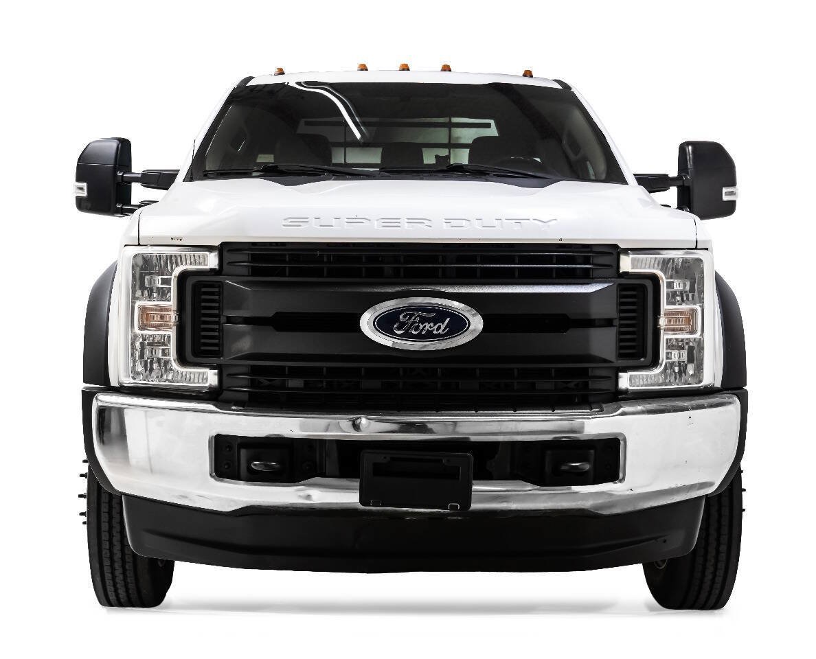 Used 2018 Ford F550 4x4 Regular Cab Super Duty image 8