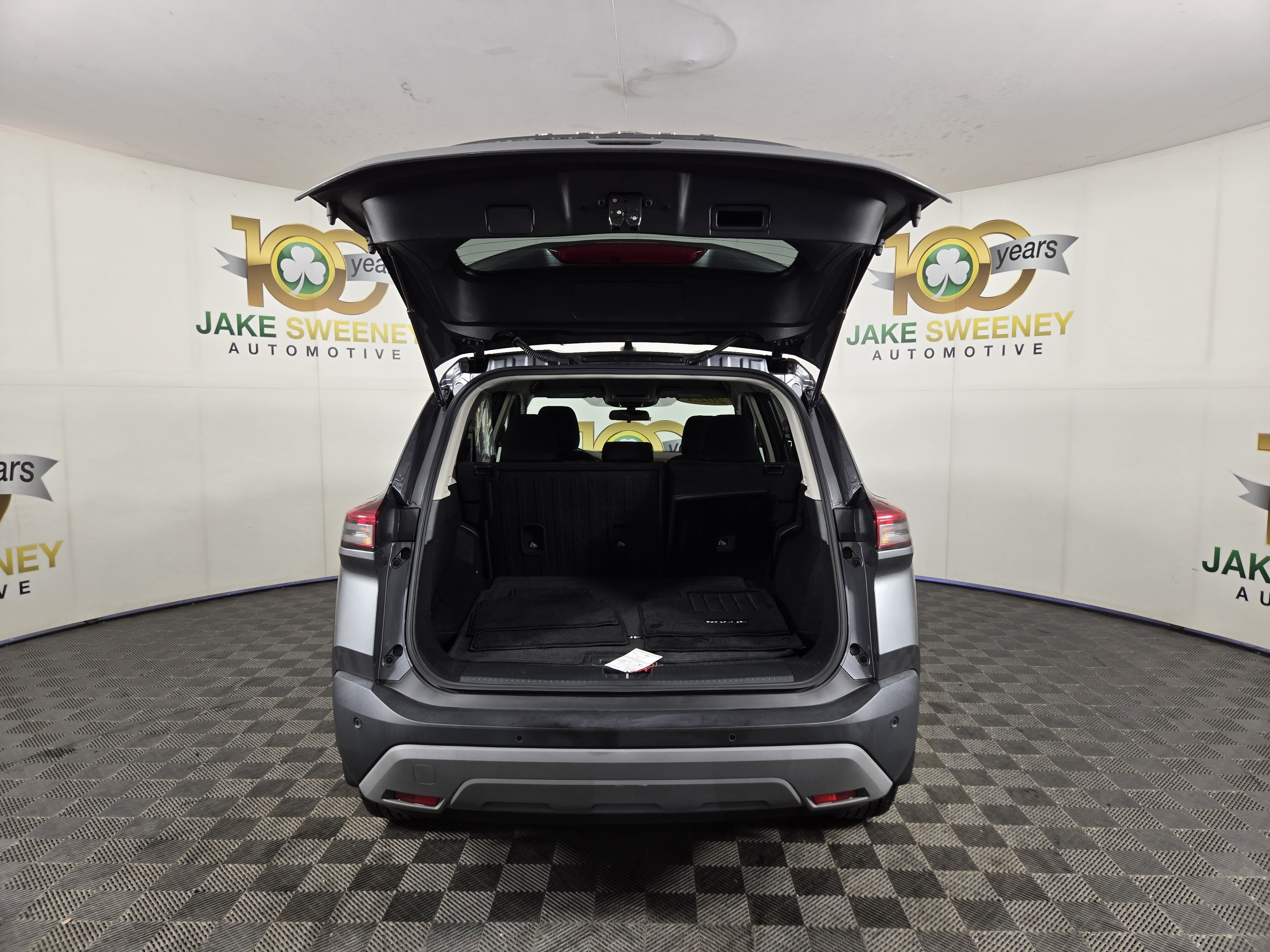 Used 2023 Nissan Rogue S AWD/4WD image 30