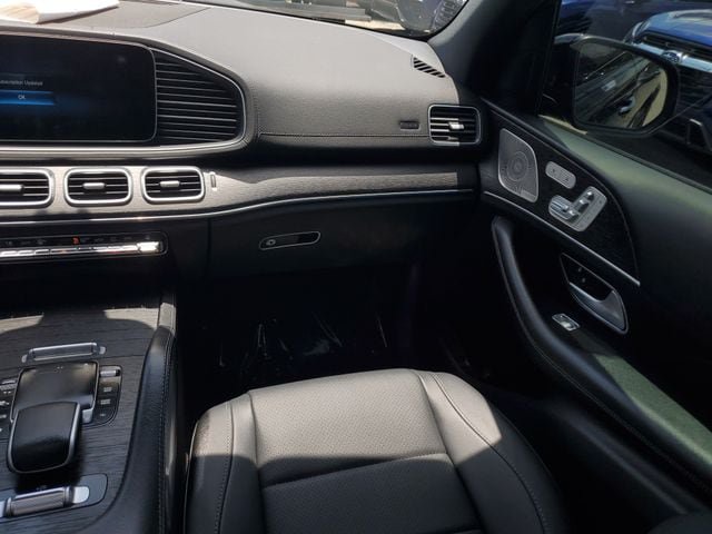 Used 2023 Mercedes-Benz GLS 450 4MATIC image 22