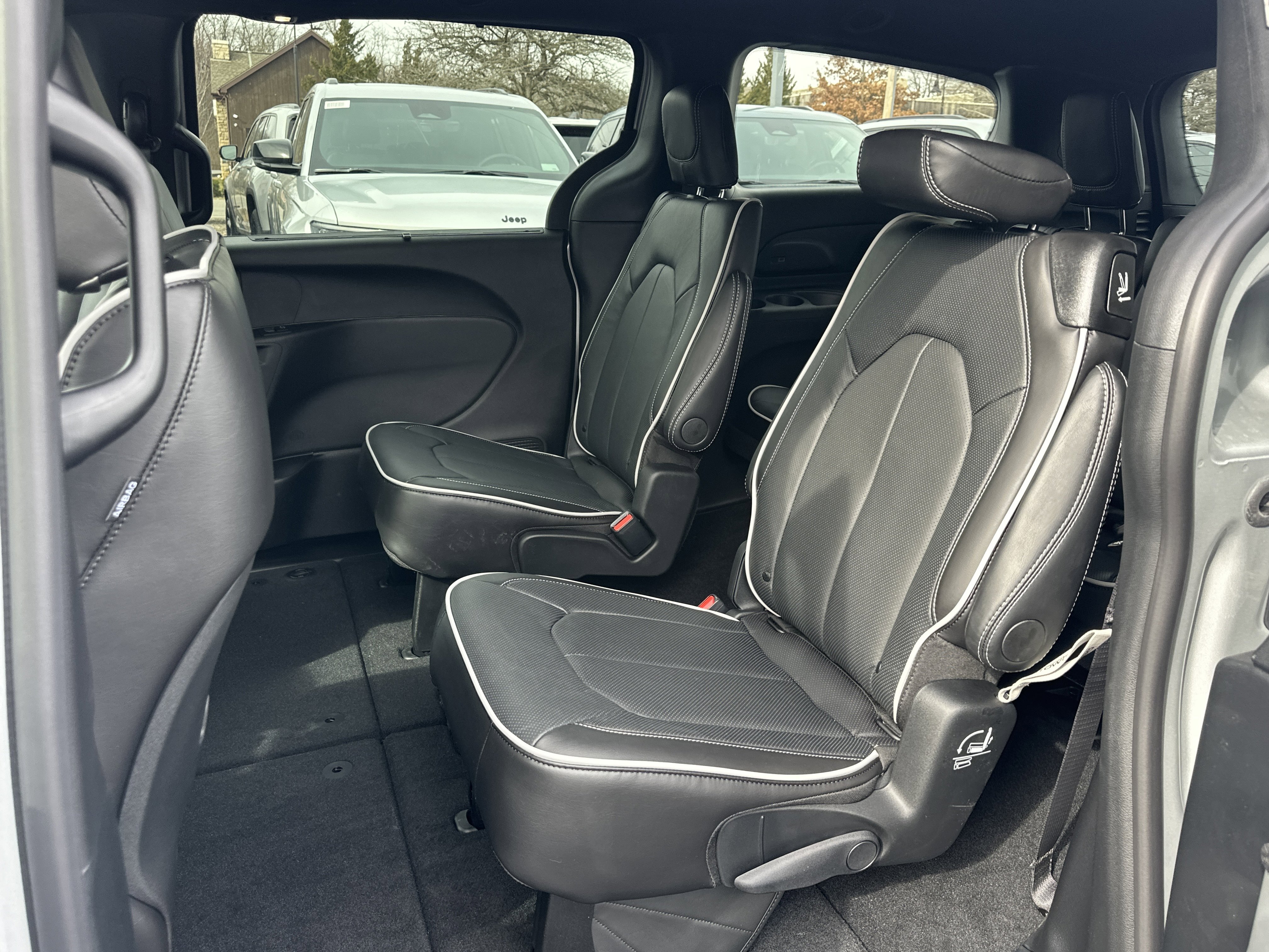 New 2026 Chrysler Pacifica Limited w/ S Appearance Package FWD image 29