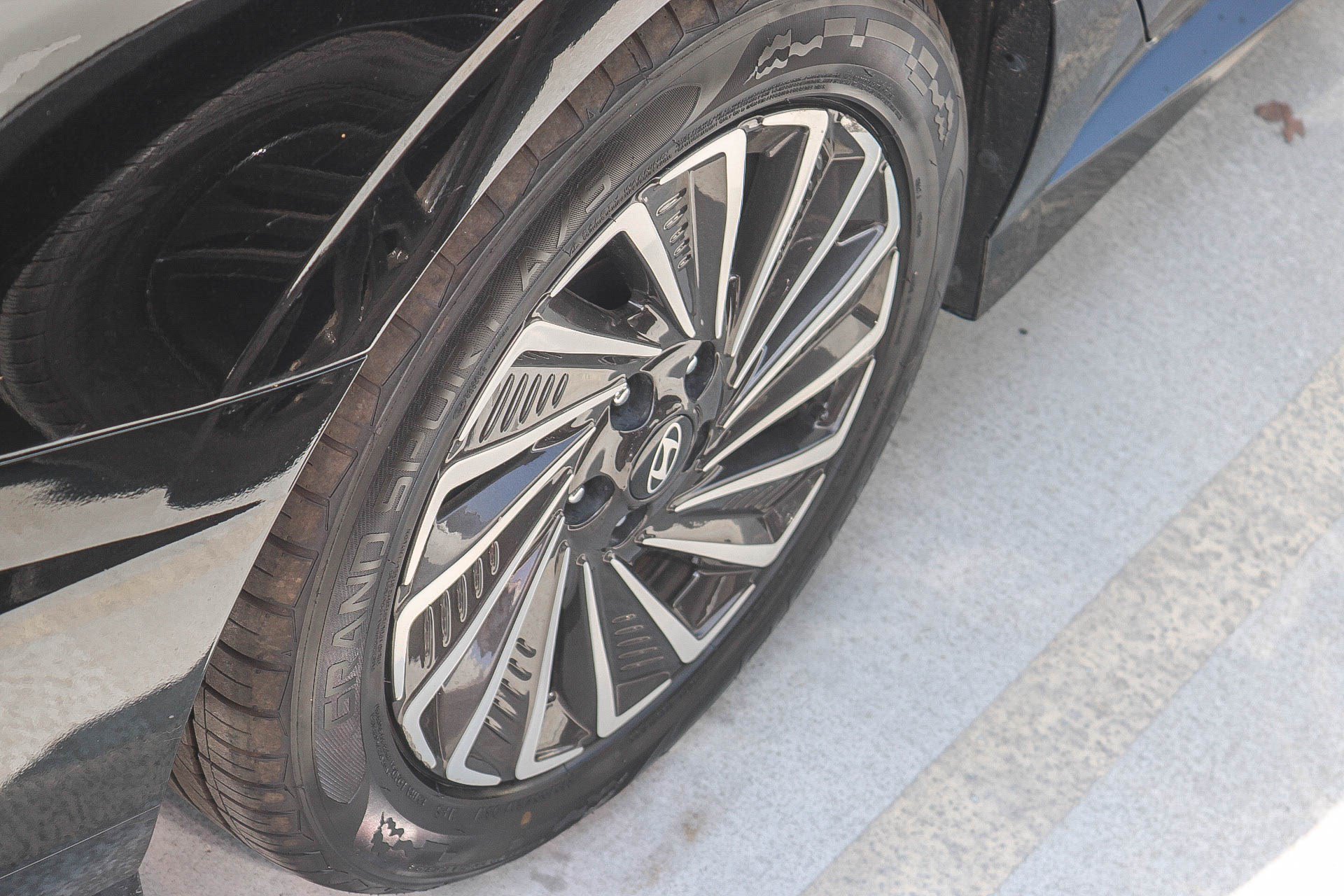 Used 2025 Hyundai Sonata SEL FWD image 16