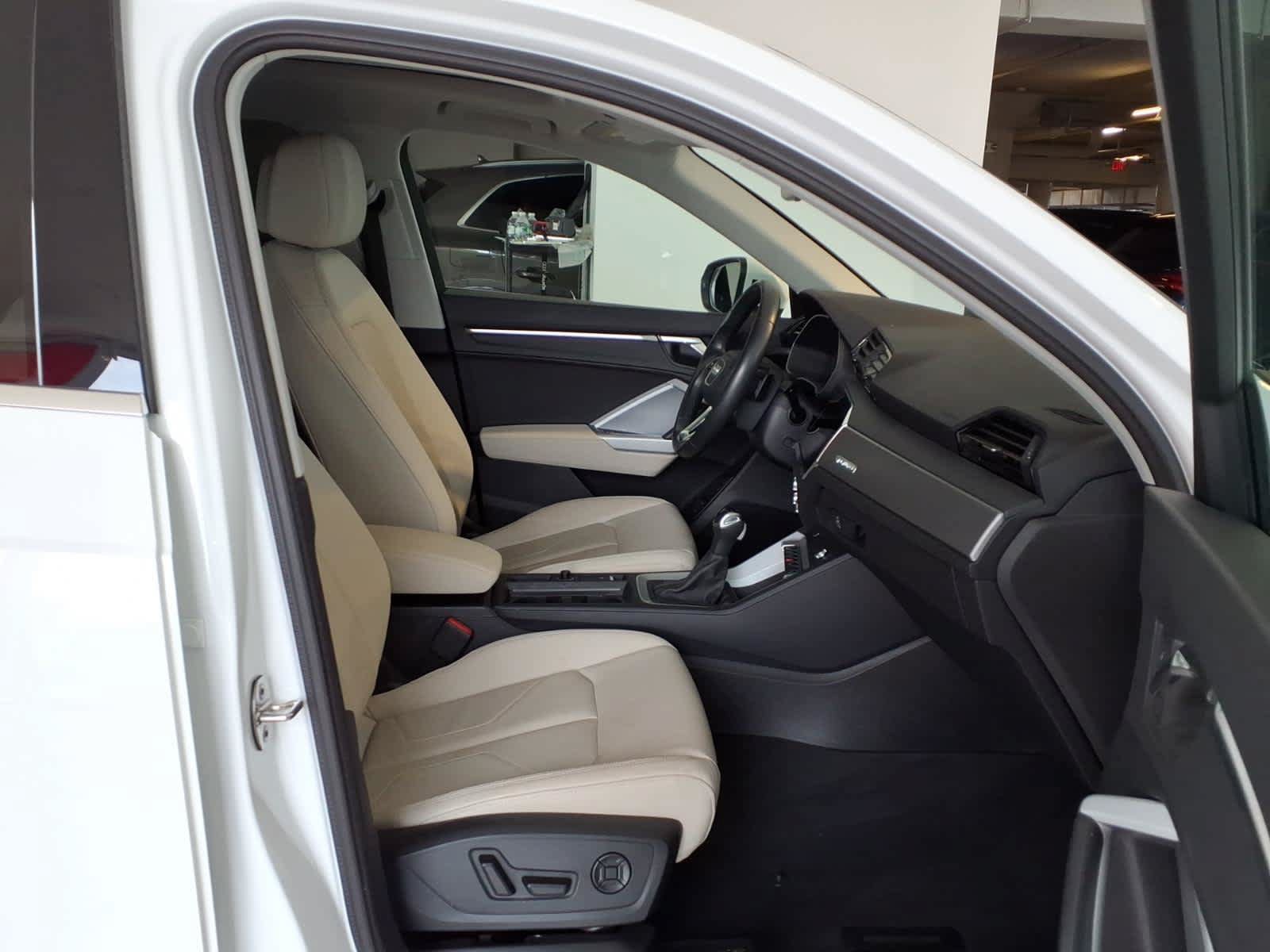 Used 2023 Audi Q3 2.0T Premium w/ Convenience Package AWD/4WD image 21