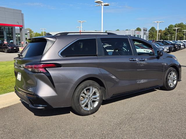 Used 2022 Toyota Sienna XSE w/ XSE Plus Package AWD/4WD image 15