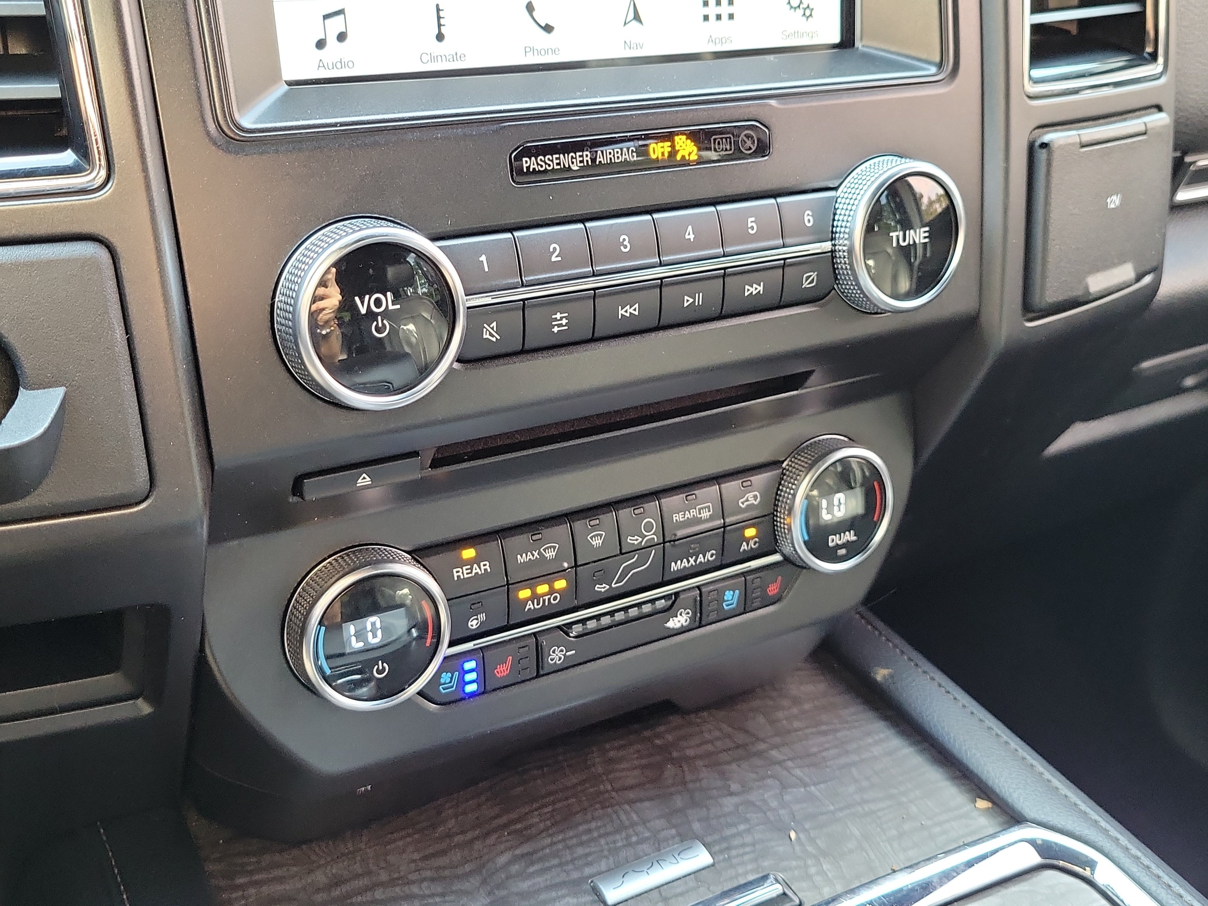 Used 2018 Ford Expedition Limited RWD image 32