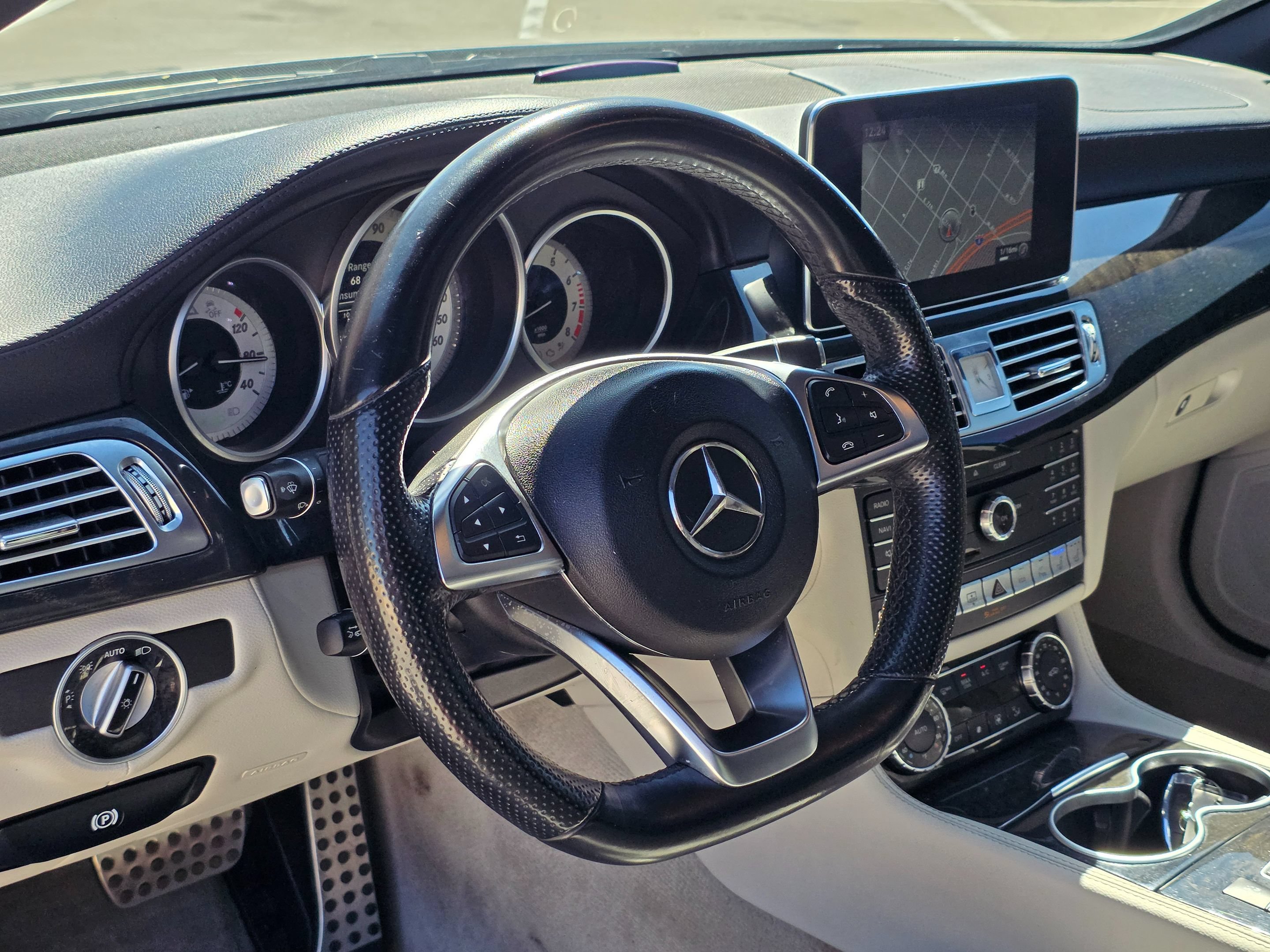 Used 2017 Mercedes-Benz CLS 550 w/ Premium 2 Package image 13