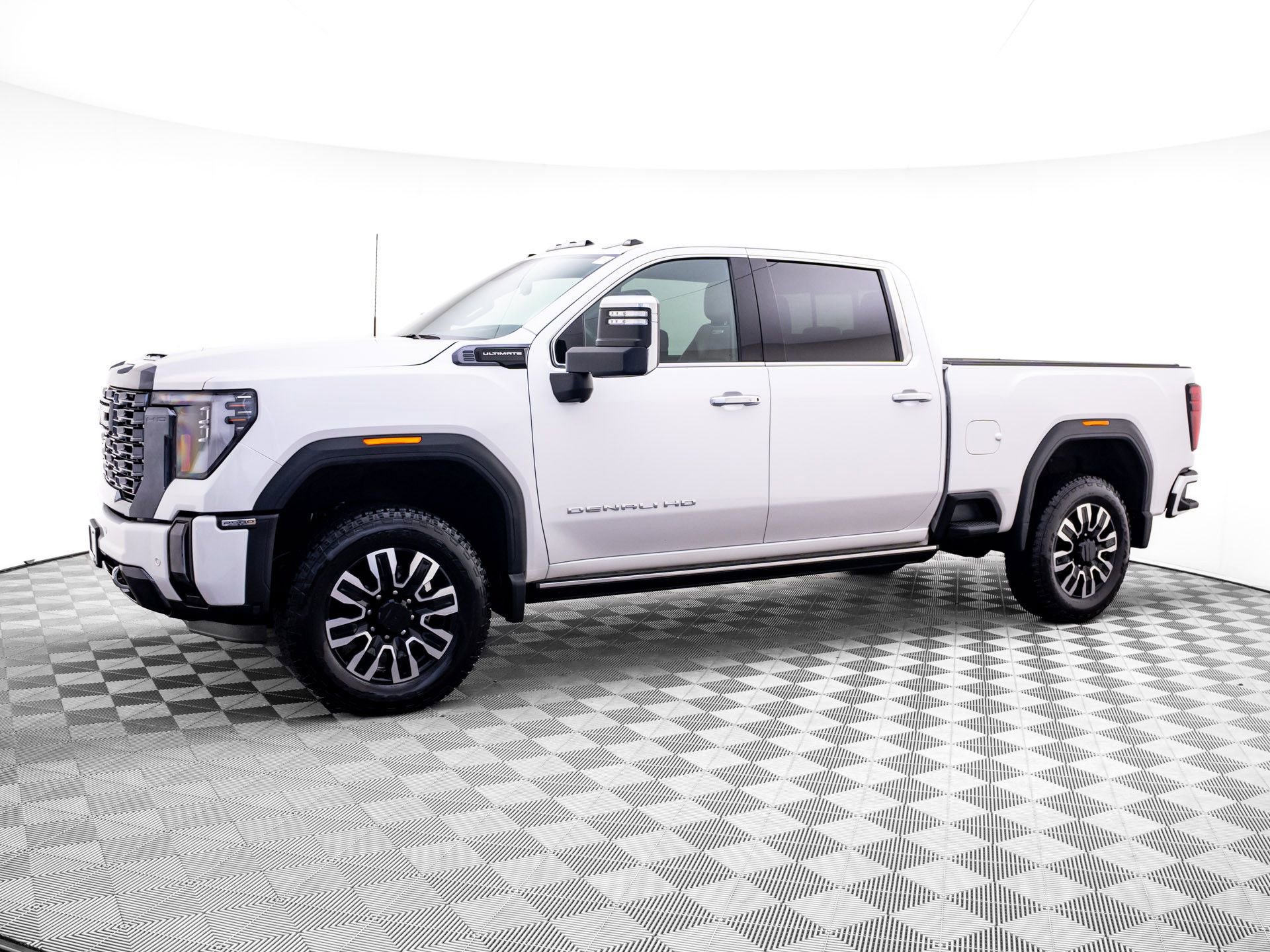 Used 2024 GMC Sierra 2500 Denali Ultimate w/ Max Trailering Package AWD/4WD video 2