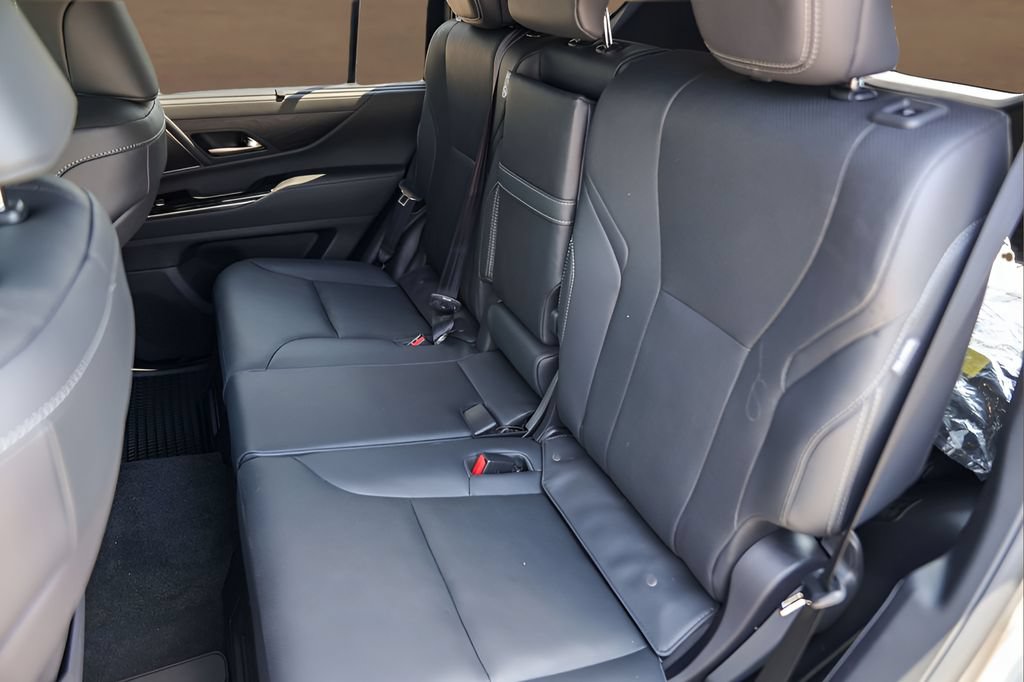 Used 2026 Lexus LX 700h Luxury w/ Appearance Package AWD/4WD image 25