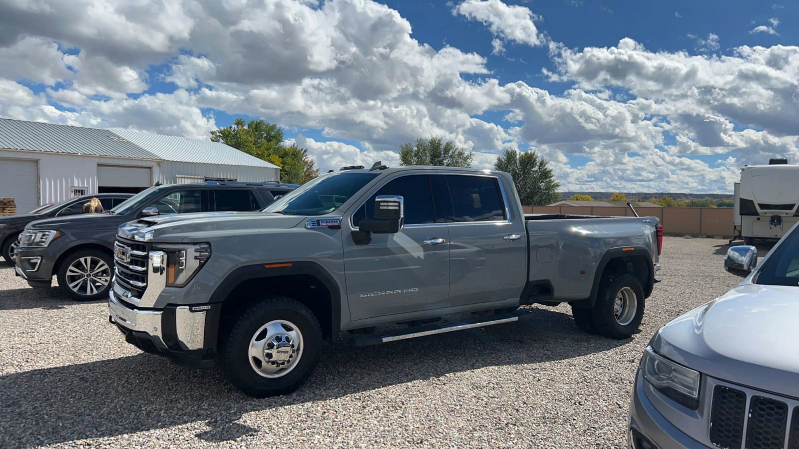 Used 2024 GMC Sierra 3500 SLT w/ SLT Premium Package image 3