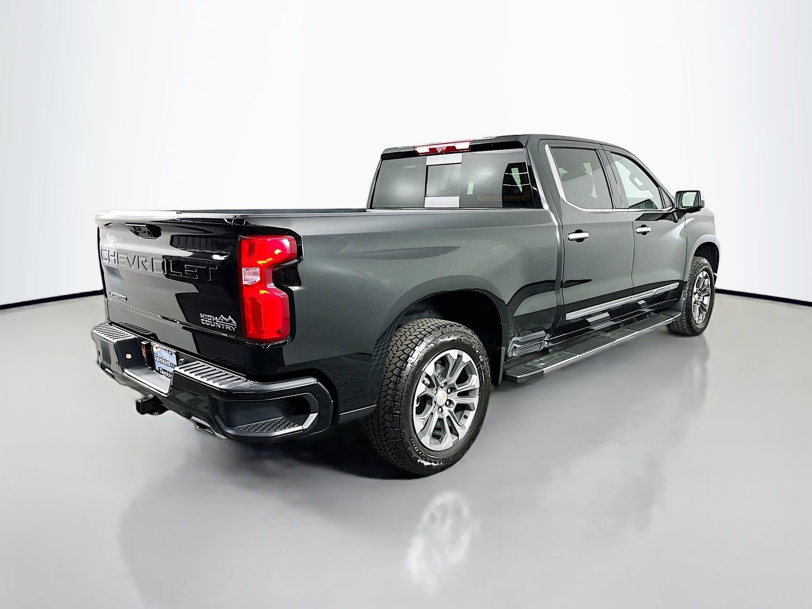 New 2026 Chevrolet Silverado 1500 High Country AWD/4WD image 8