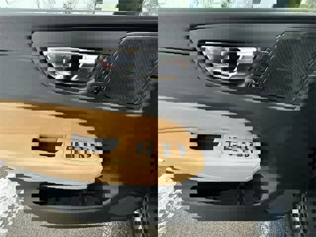 Used 2023 Volvo XC60 T8 Ultimate w/ Climate Package image 19