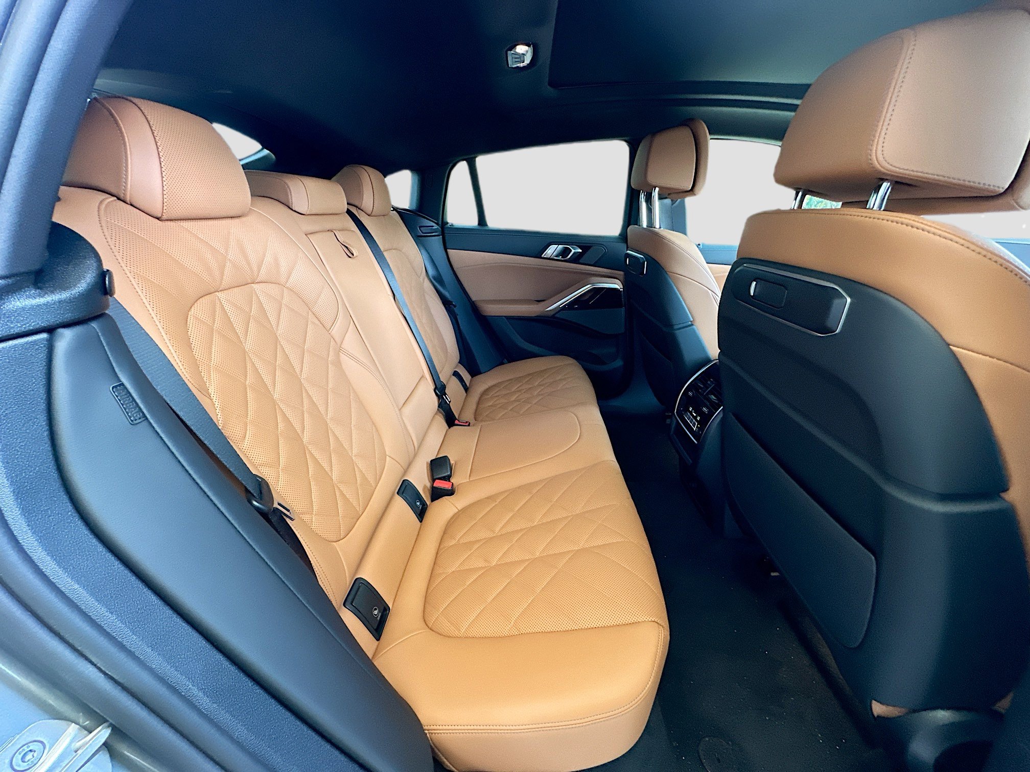 New 2026 BMW X6 xDrive40i w/ Climate Comfort Package AWD/4WD image 22