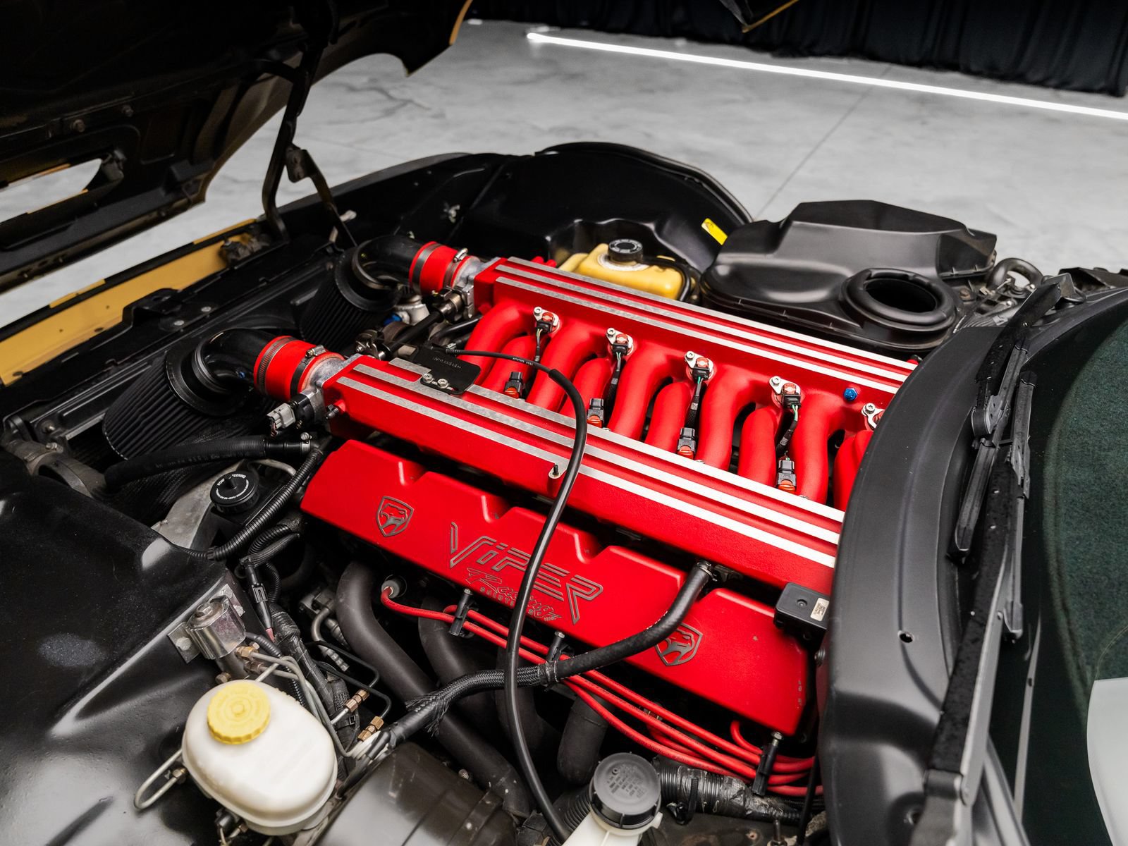 Used 2001 Dodge Viper GTS RWD image 3