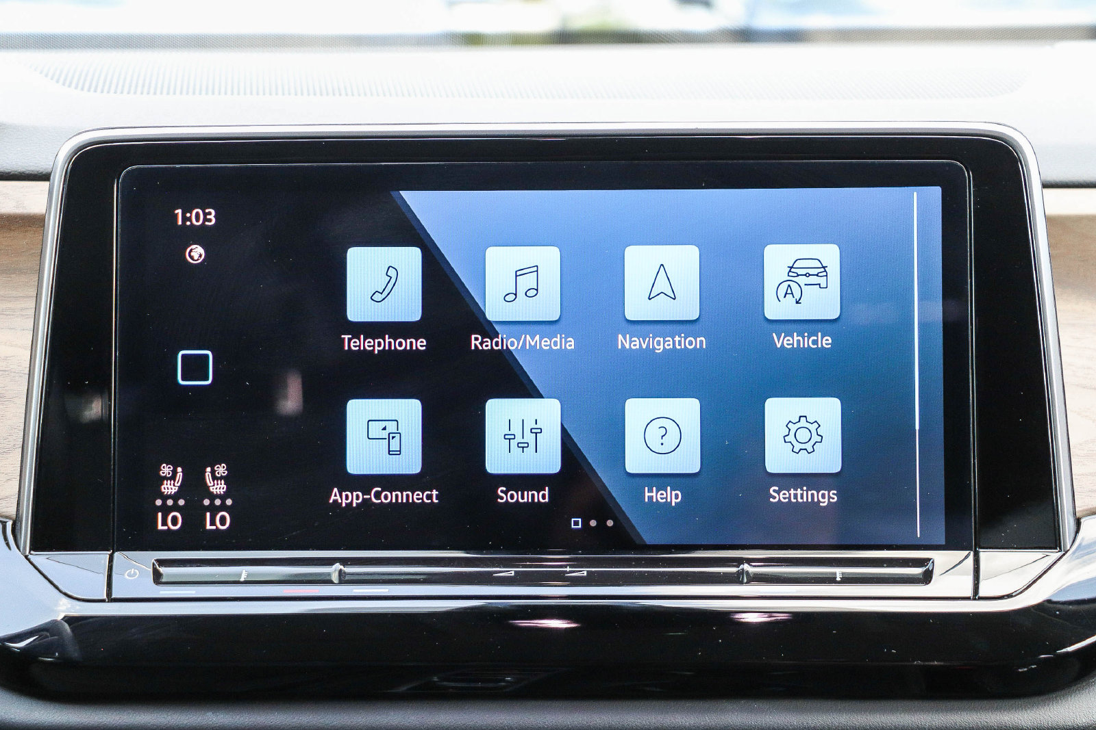 Used 2024 Volkswagen Atlas SE FWD image 15