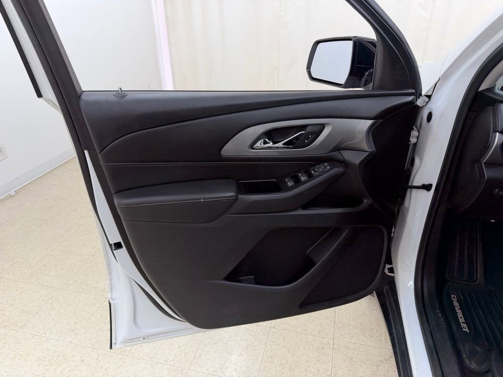 Used 2018 Chevrolet Traverse LS image 21