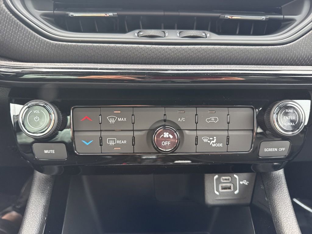 New 2026 Jeep Compass Latitude AWD/4WD image 16