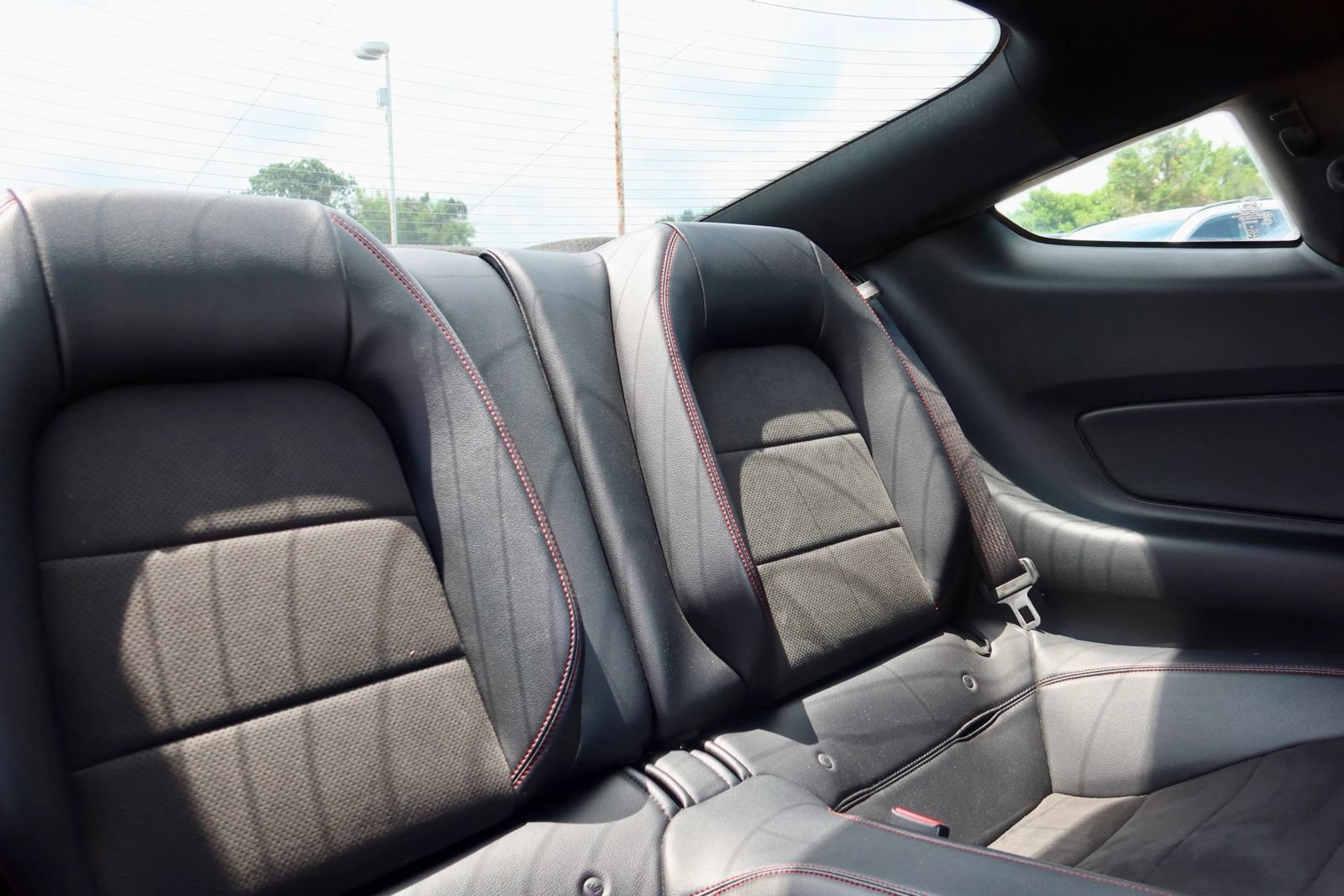 Used 2017 Ford Mustang GT Premium w/ Equipment Group 401A RWD image 20