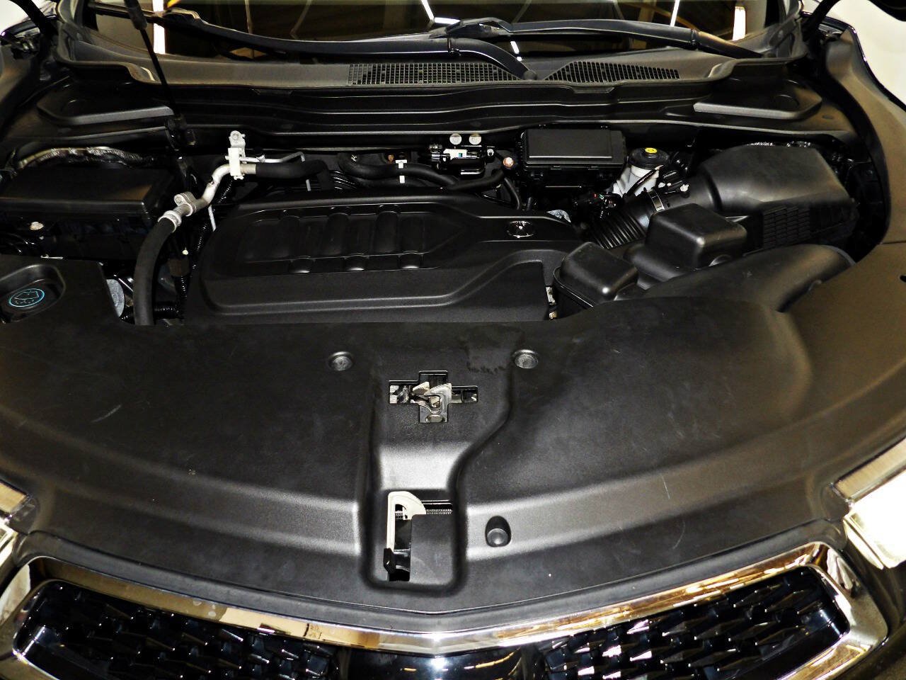 Used 2017 Acura MDX w/ Technology Package AWD/4WD image 25