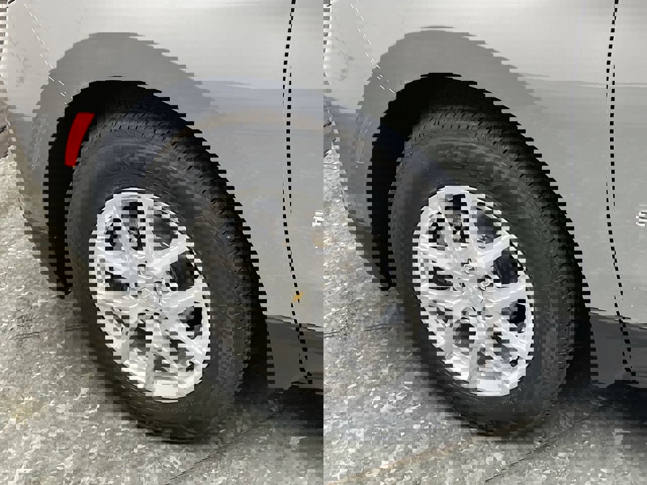 Certified 2023 Chevrolet Equinox LT image 32