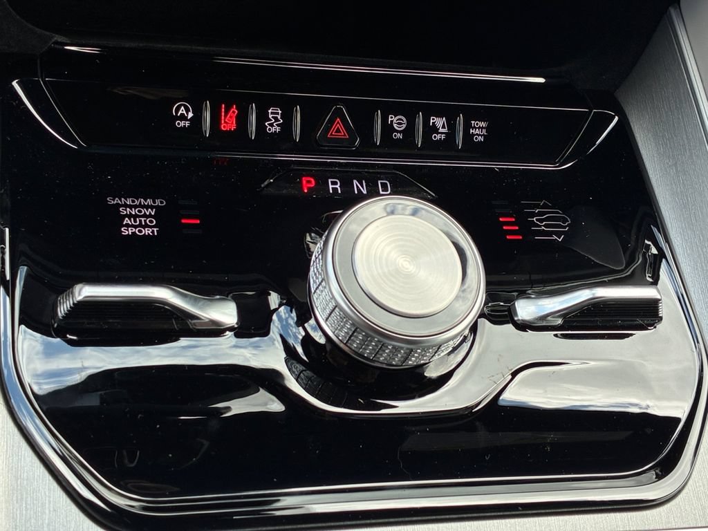 New 2026 Jeep Grand Wagoneer Limited AWD/4WD image 10