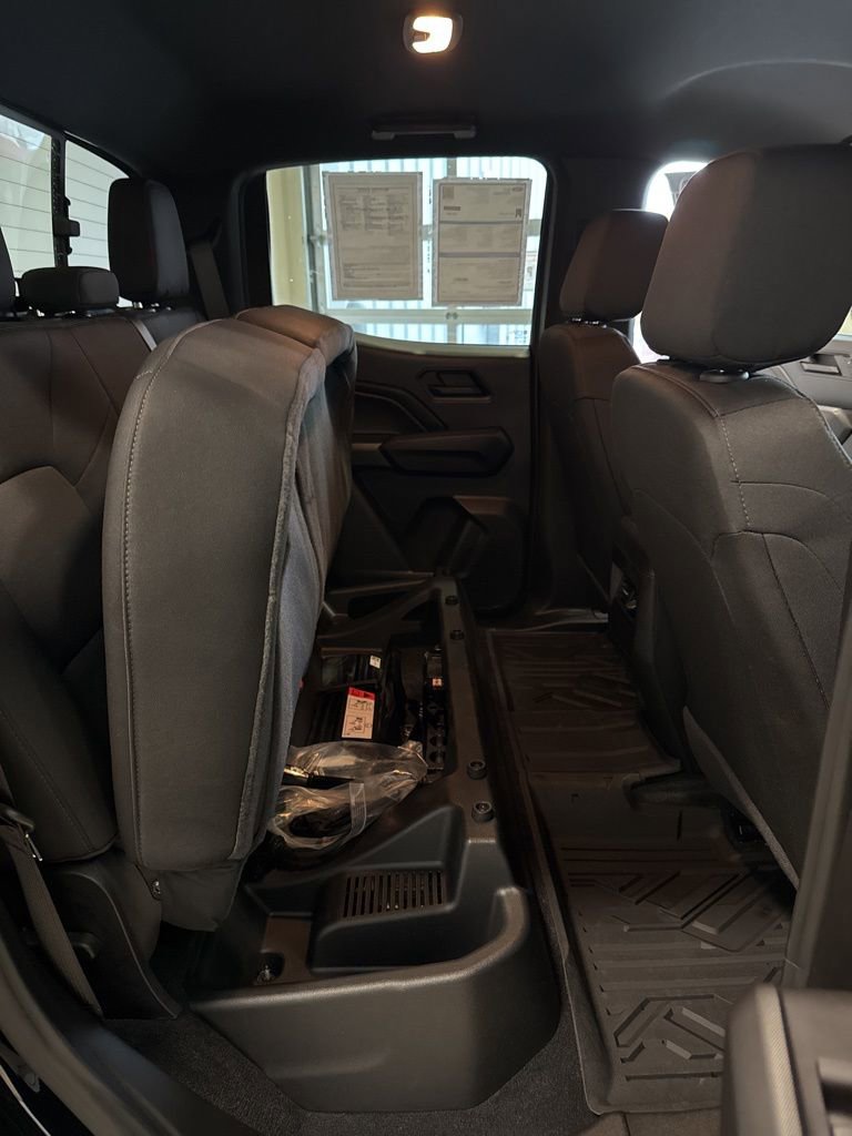 Used 2024 Chevrolet Colorado Trail Boss w/ Technology Package image 10