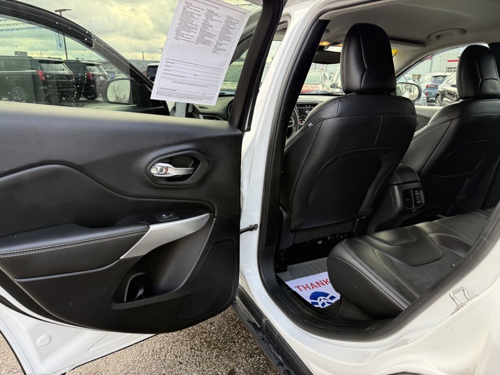 Used 2022 Jeep Cherokee Latitude w/ Trailer Tow Group image 27