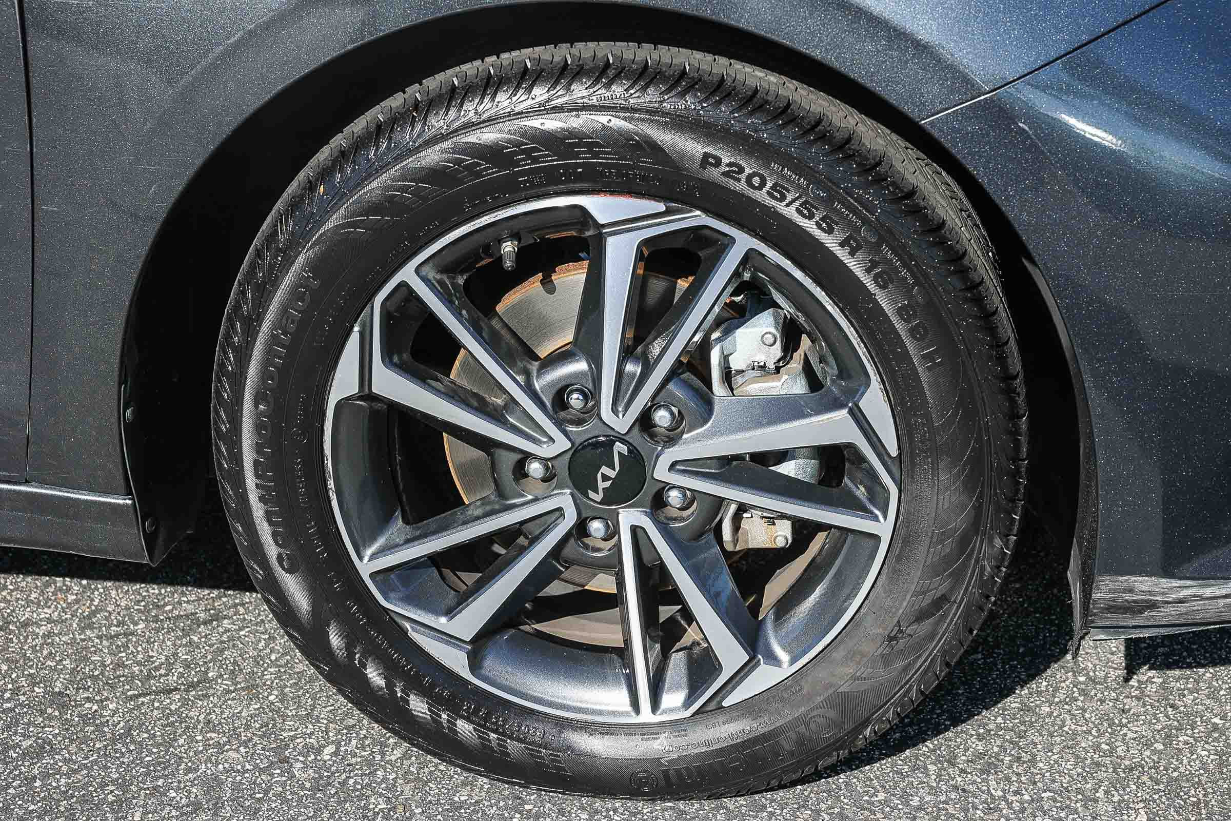 Used 2022 Kia Forte LXS image 12