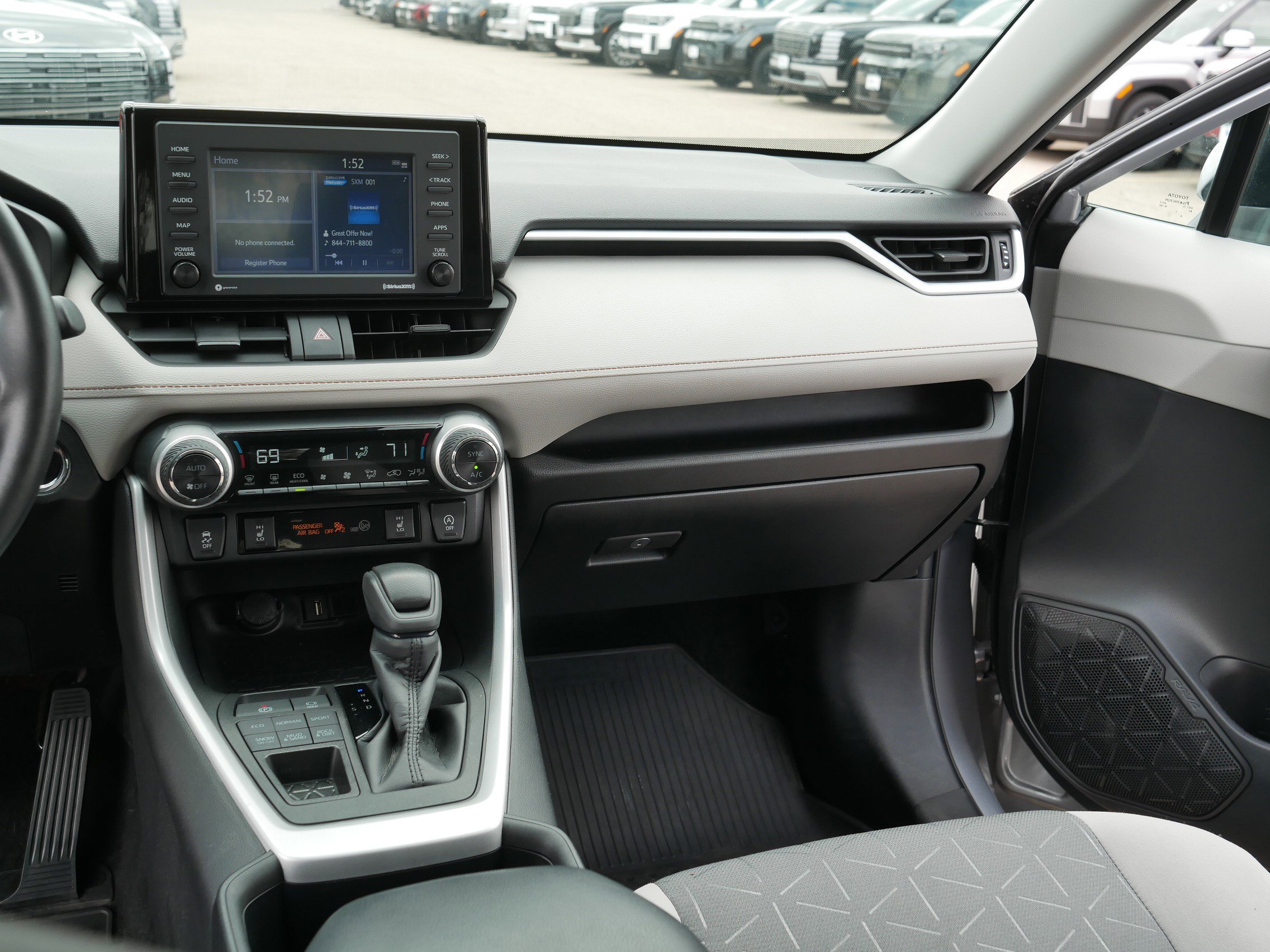 Used 2022 Toyota RAV4 XLE w/ Convenience Package AWD/4WD image 22