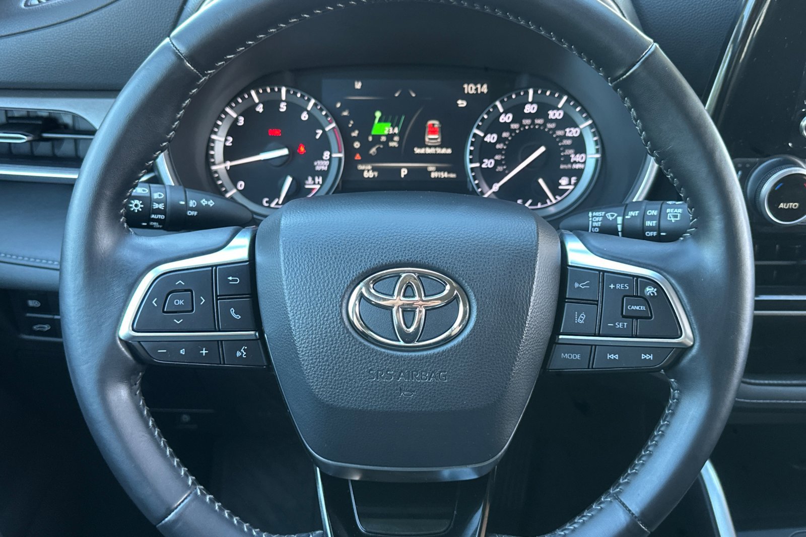 Used 2021 Toyota Highlander XLE image 24