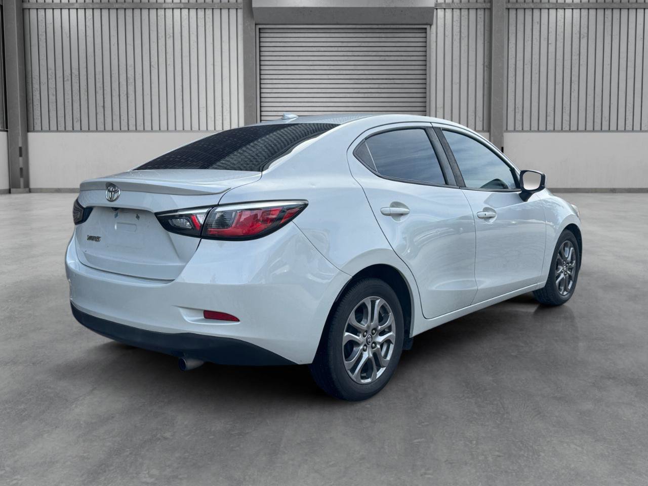 Used 2019 Toyota Yaris LE image 32