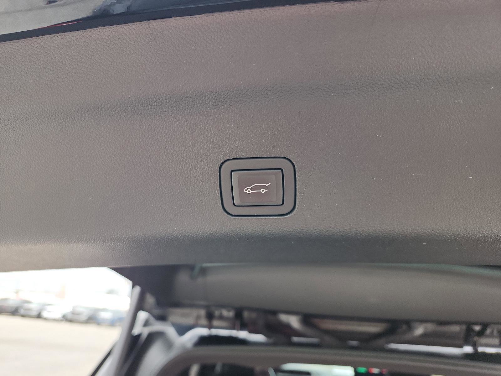 Certified 2024 GMC Yukon Denali Ultimate image 12