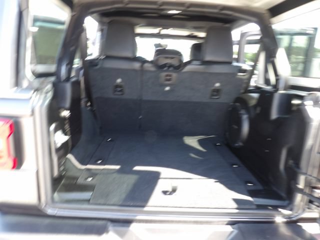Used 2022 Jeep Wrangler Unlimited Sahara AWD/4WD image 26