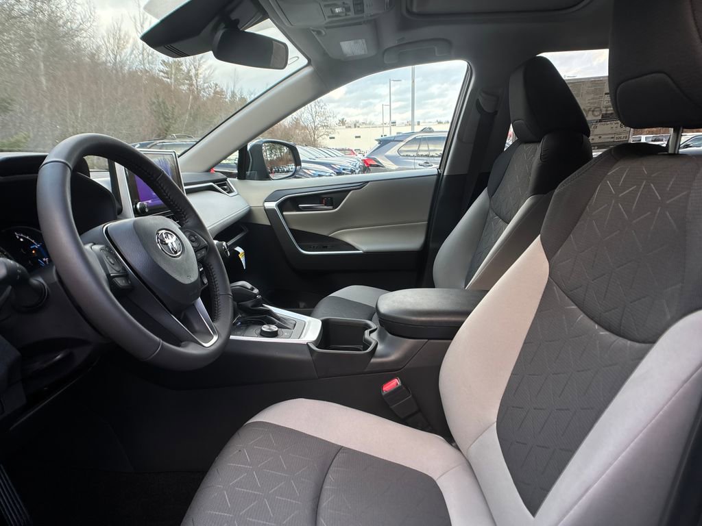 New 2025 Toyota RAV4 XLE w/ Convenience Package image 10