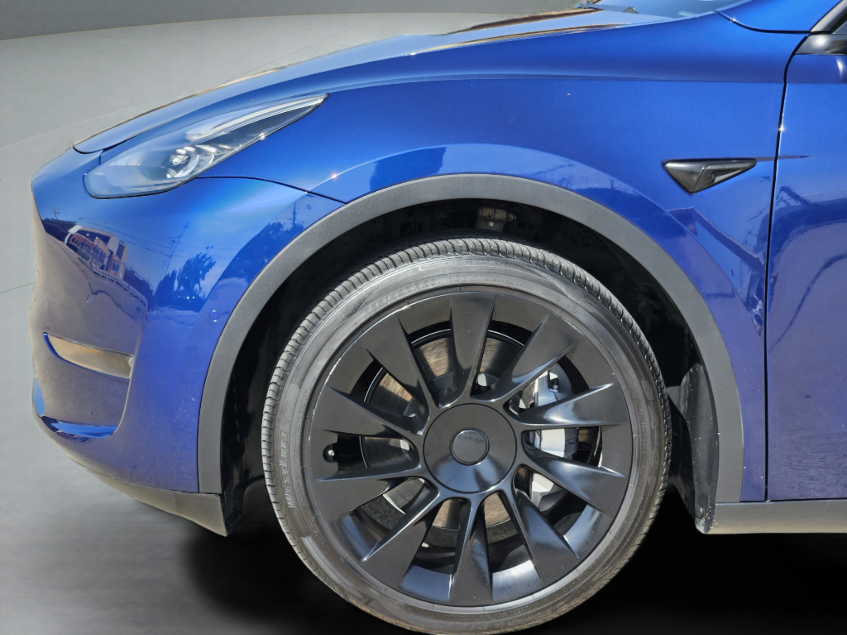 Used 2022 Tesla Model Y Long Range AWD/4WD image 31
