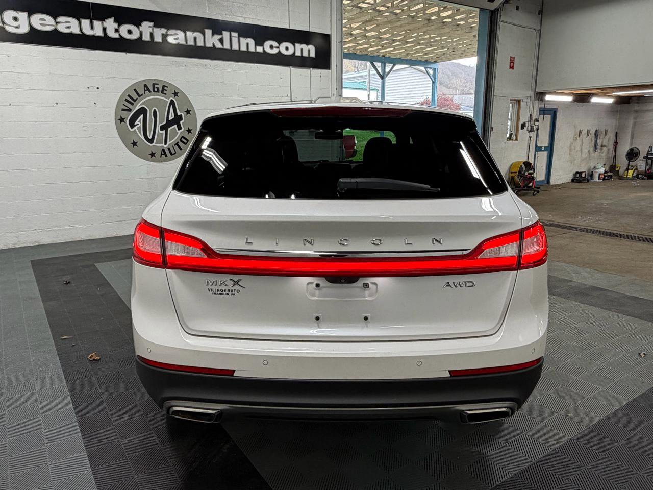 Used 2017 Lincoln MKX Reserve w/ Lincoln MKX Climate Package image 4