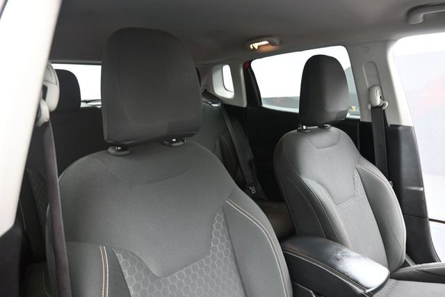 Used 2018 Jeep Compass Sport w/ Cold Weather Group AWD/4WD image 28