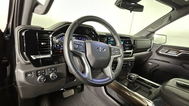 Used 2024 Chevrolet Silverado 1500 LT Trail Boss AWD/4WD image 13