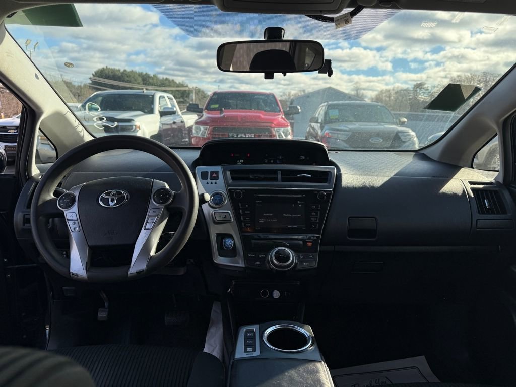 Used 2017 Toyota Prius V Three image 17