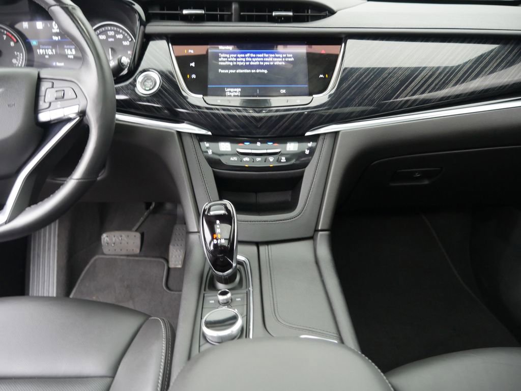 Used 2024 Cadillac XT6 Premium Luxury w/ Technology Package image 34