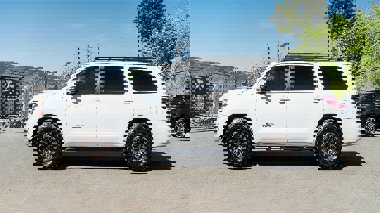Used 2021 Toyota Sequoia TRD Pro AWD/4WD image 3