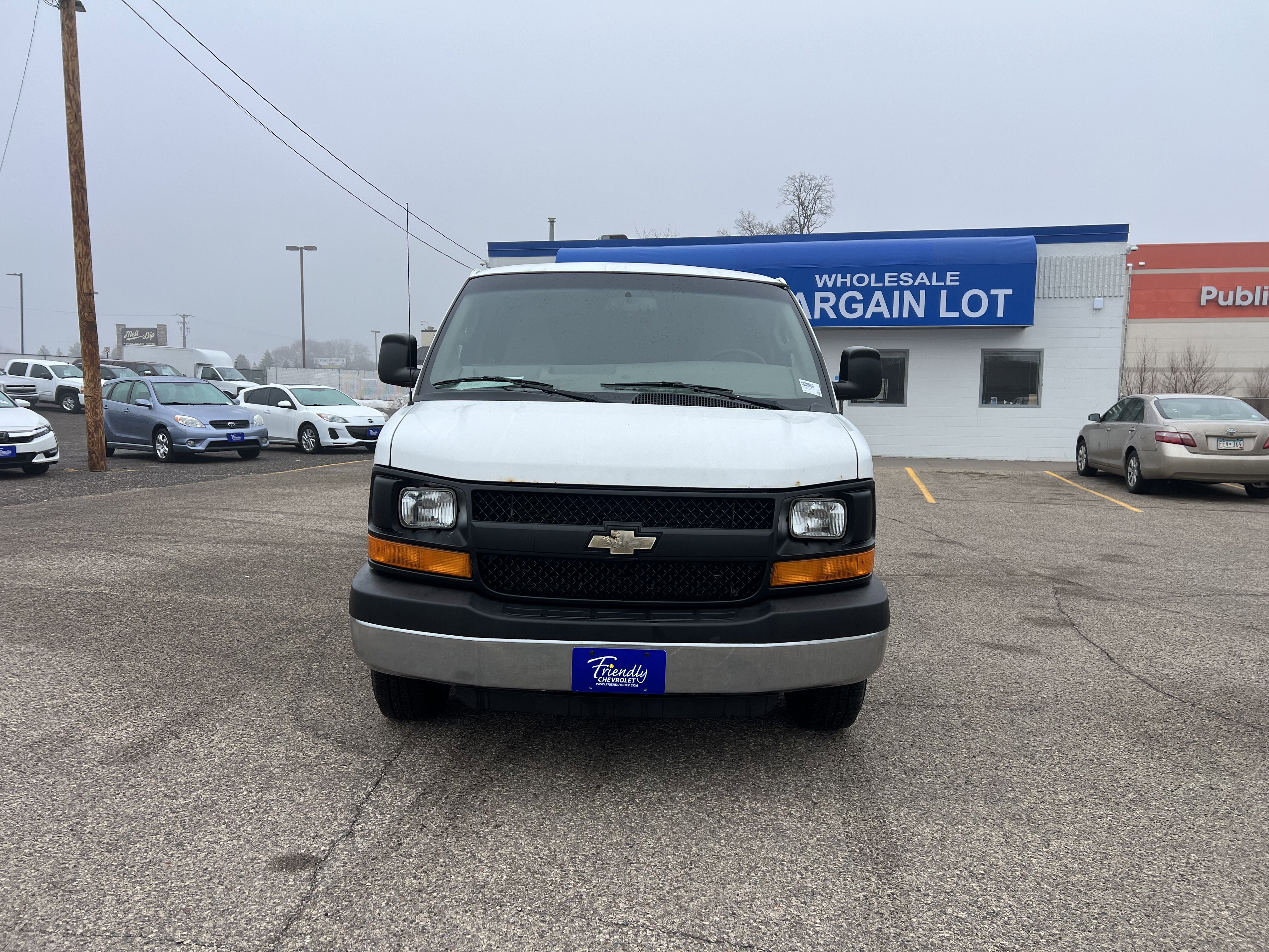 Used 2016 Chevrolet Express 3500 image 2