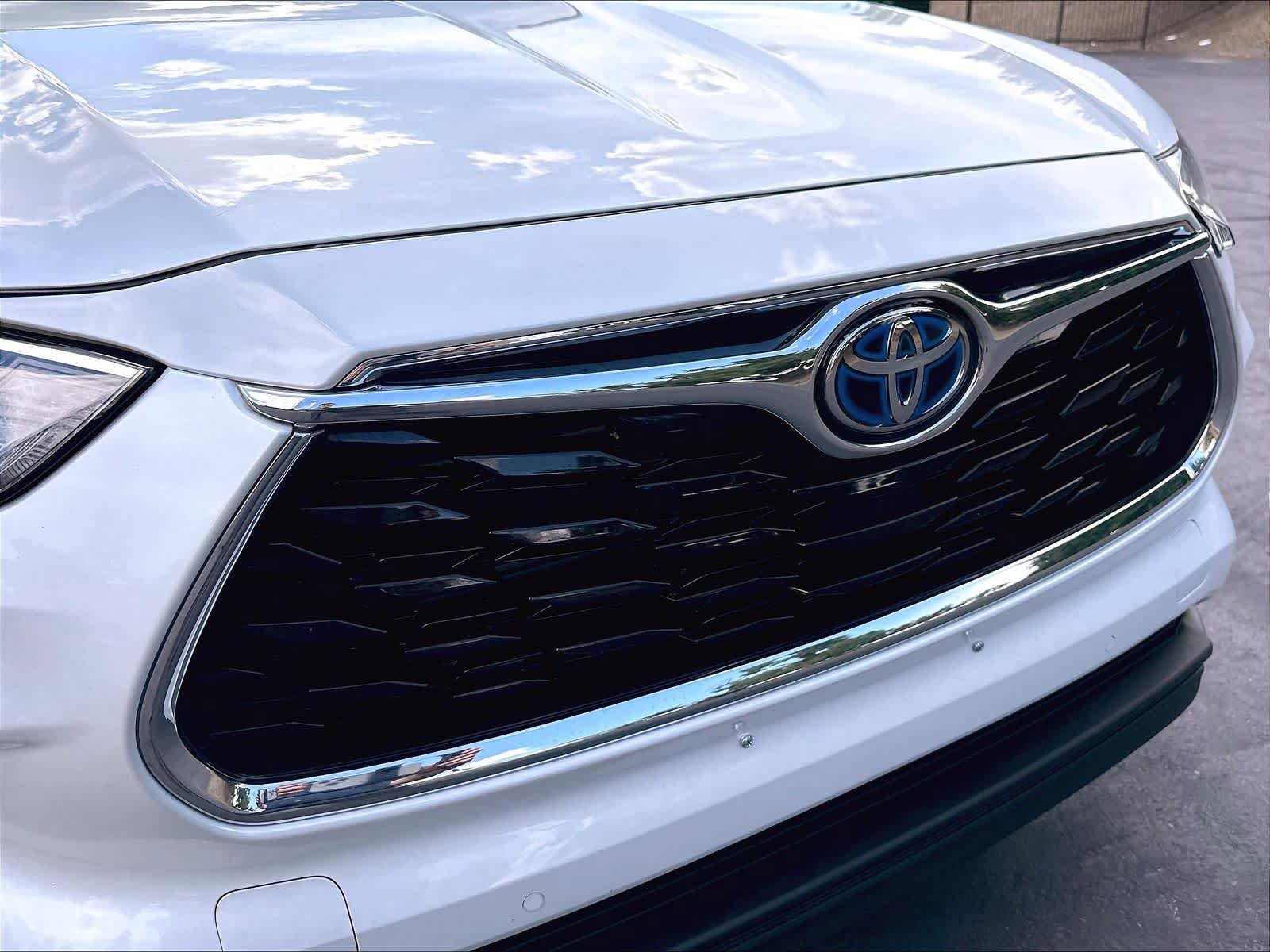 Used 2023 Toyota Highlander Limited FWD image 34