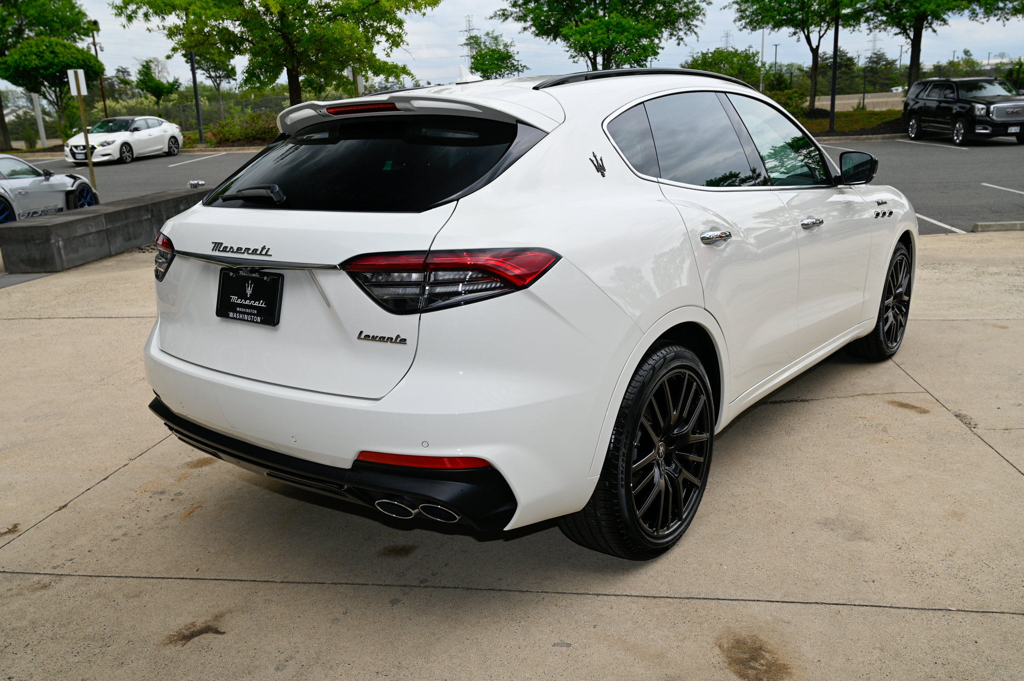 Used 2024 Maserati Levante Modena Ultima AWD/4WD image 5